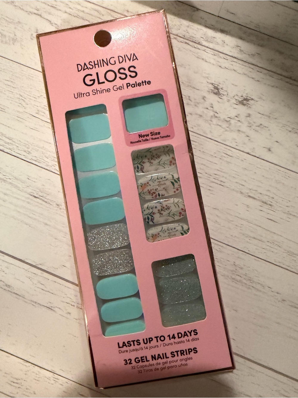 Dashing Diva Gloss Aqua & Silver Gel Nail Strips - A New Leaf